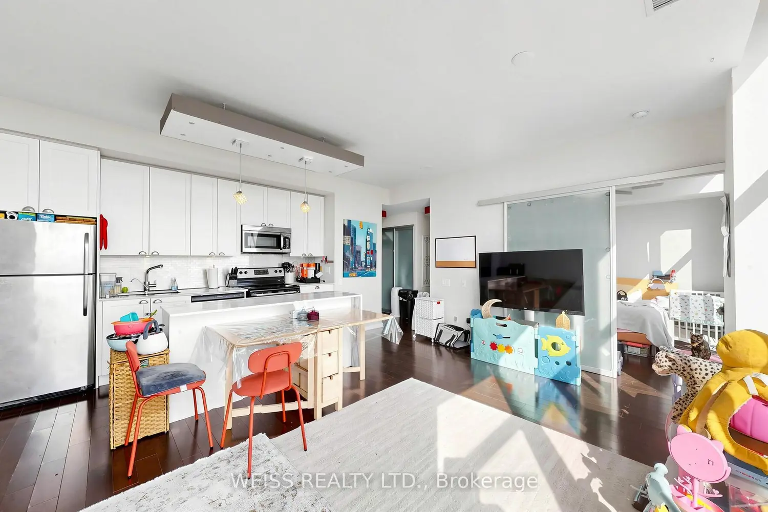 Additional image 12 of 105 The Queensway 3515