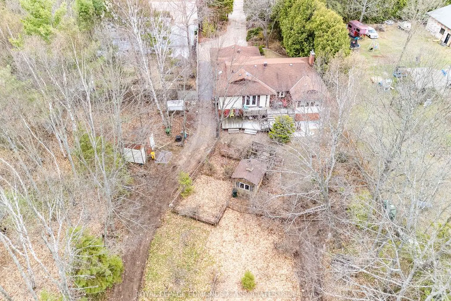 1411 Victoria Street photo 2