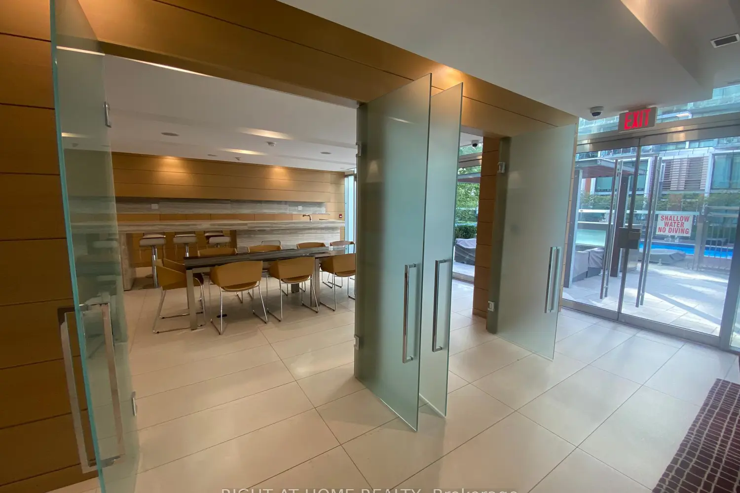 Additional image 17 of 39 Queens Quay 515