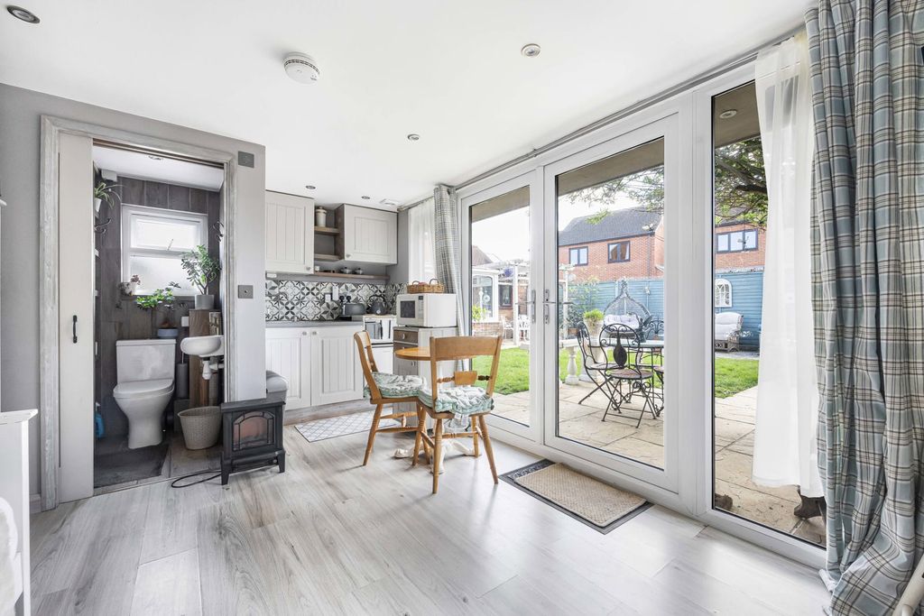 Additional image 4 of 4 bed detached house for saleWilles Close, Faringdon, Oxfordshire SN7