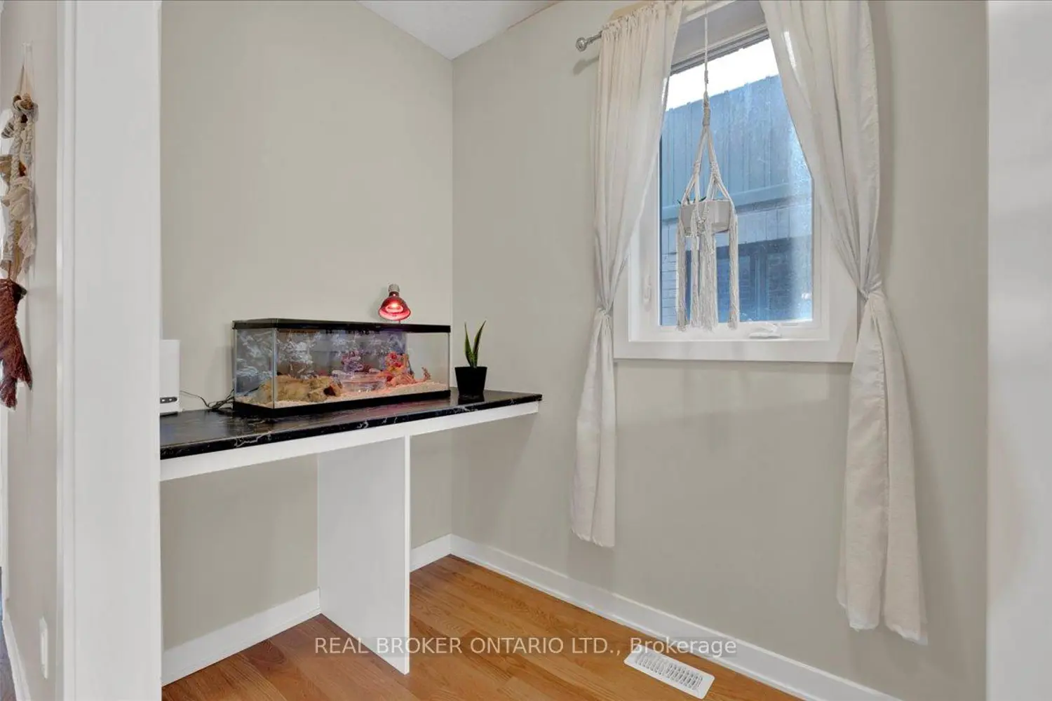 73 Stern Drive photo 4
