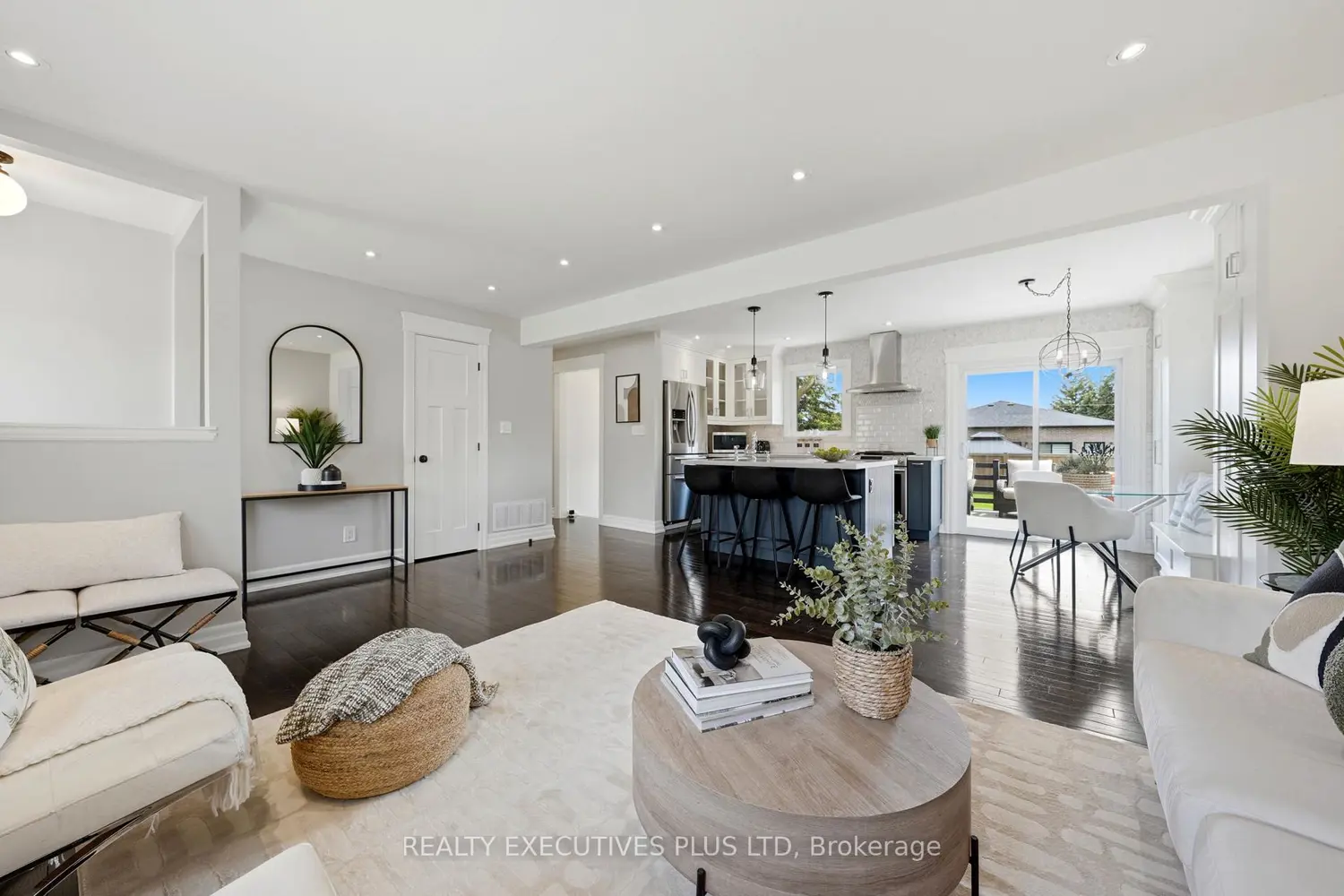 9 Hazelbury Drive photo 2