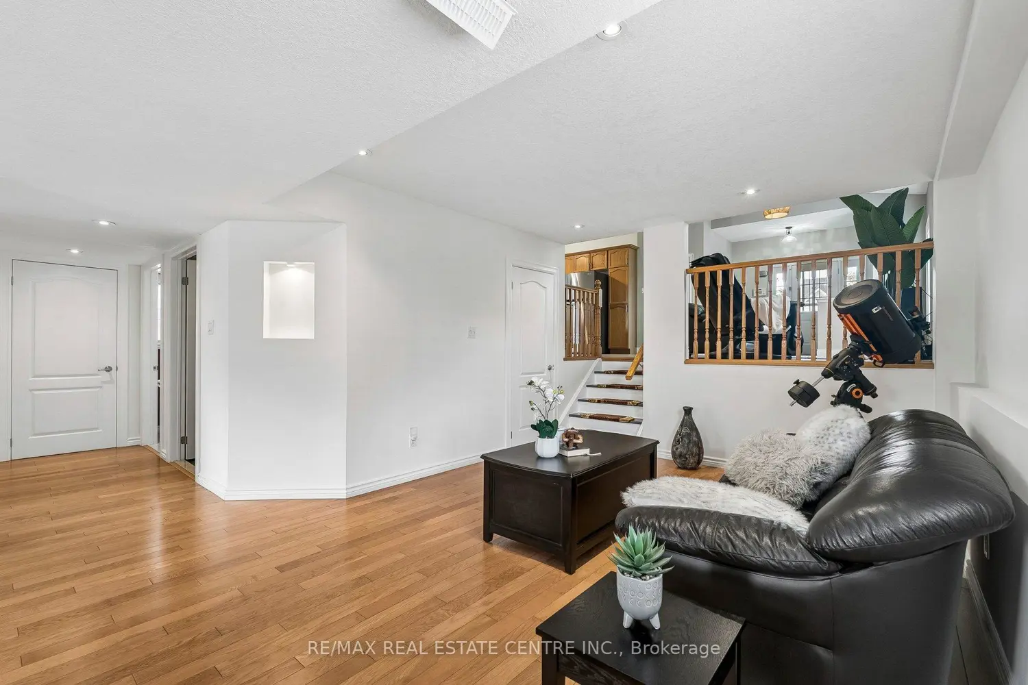 Additional image 16 of 704 Russell Court