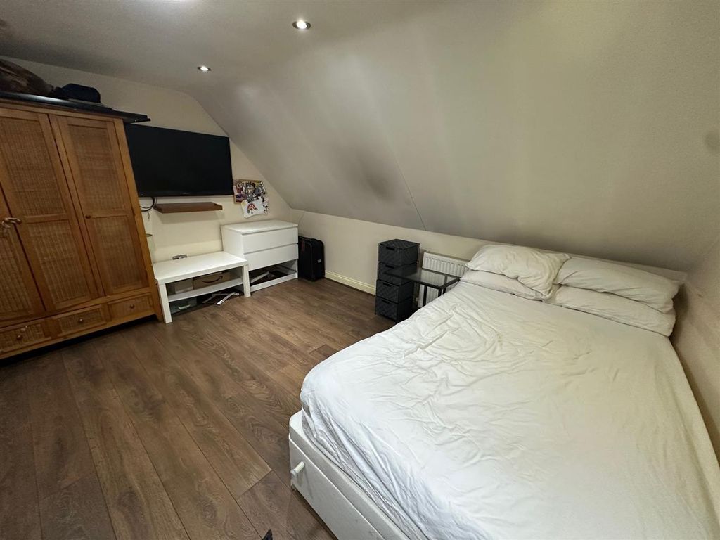 Additional image 20 of 7 bed detached house for saleStaines Road, Bedfont TW14