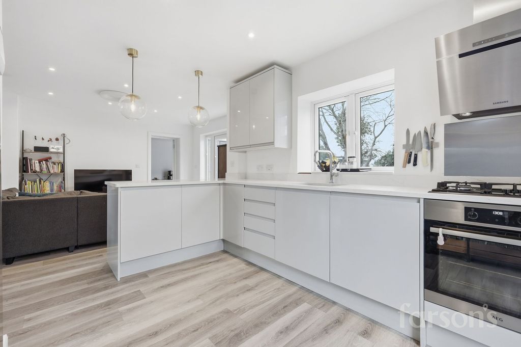 Additional image 3 of 4 bed detached house for saleColyers Lane, Erith DA8