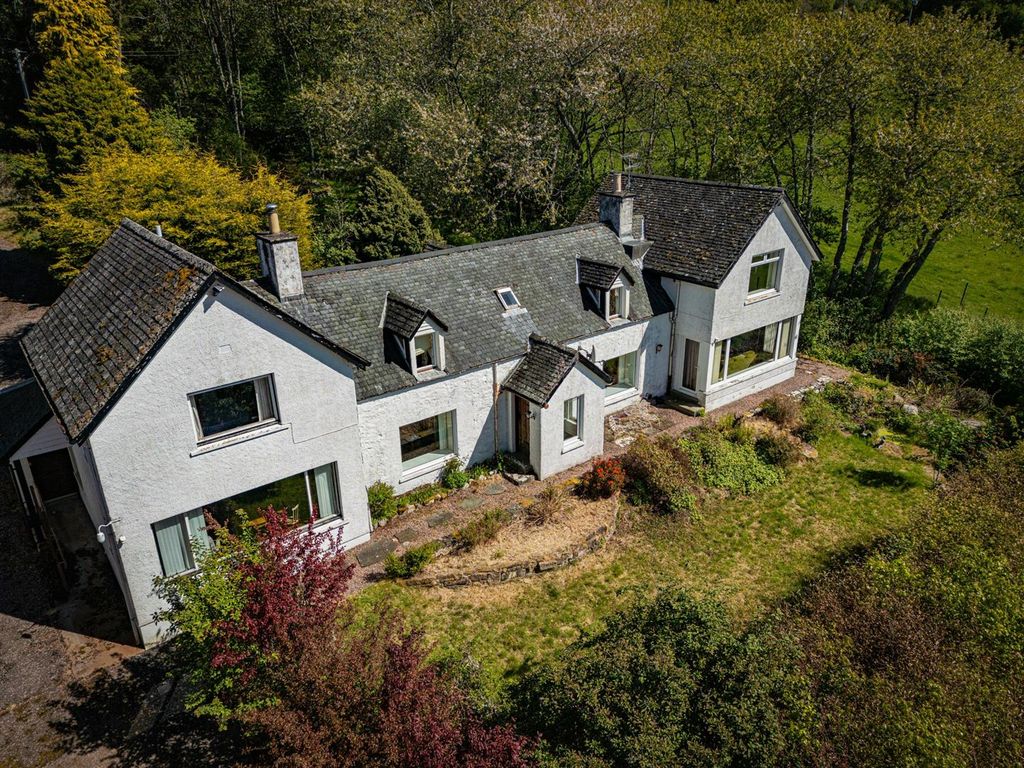 4 bed detached house for saleEaster Balnabaan Drumnadrochit, Inverness. IV63