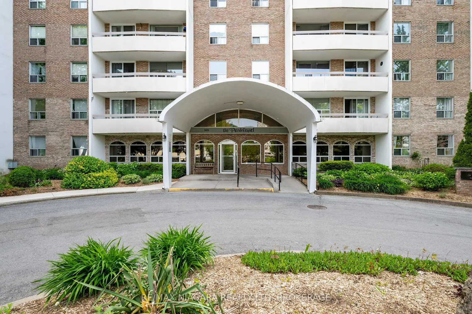 365 Geneva Street 407 photo 2