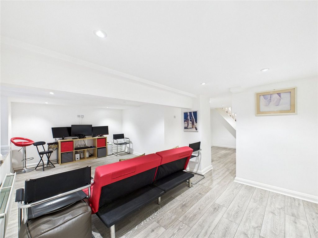 Additional image 9 of 5 bed detached house for saleConstable Road, Felixstowe, Suffolk IP11