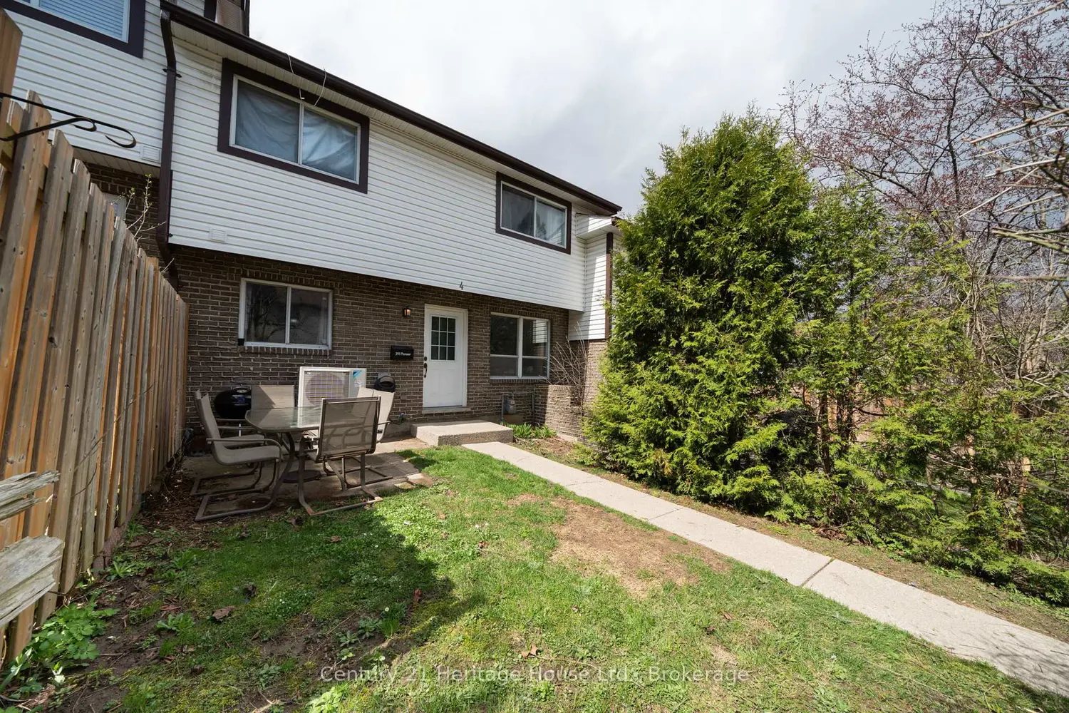 391 Pioneer Drive 4 photo 3