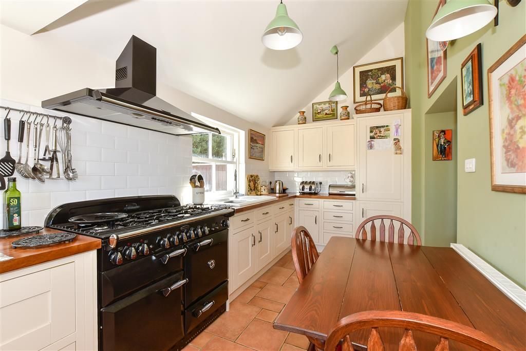 Additional image 4 of 5 bed semi-detached house for saleMonks Lane, Freshwater, Isle Of Wight PO40