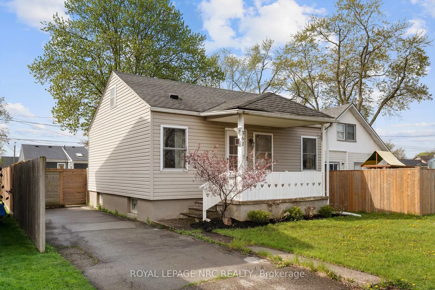 361 Lincoln Street photo 2