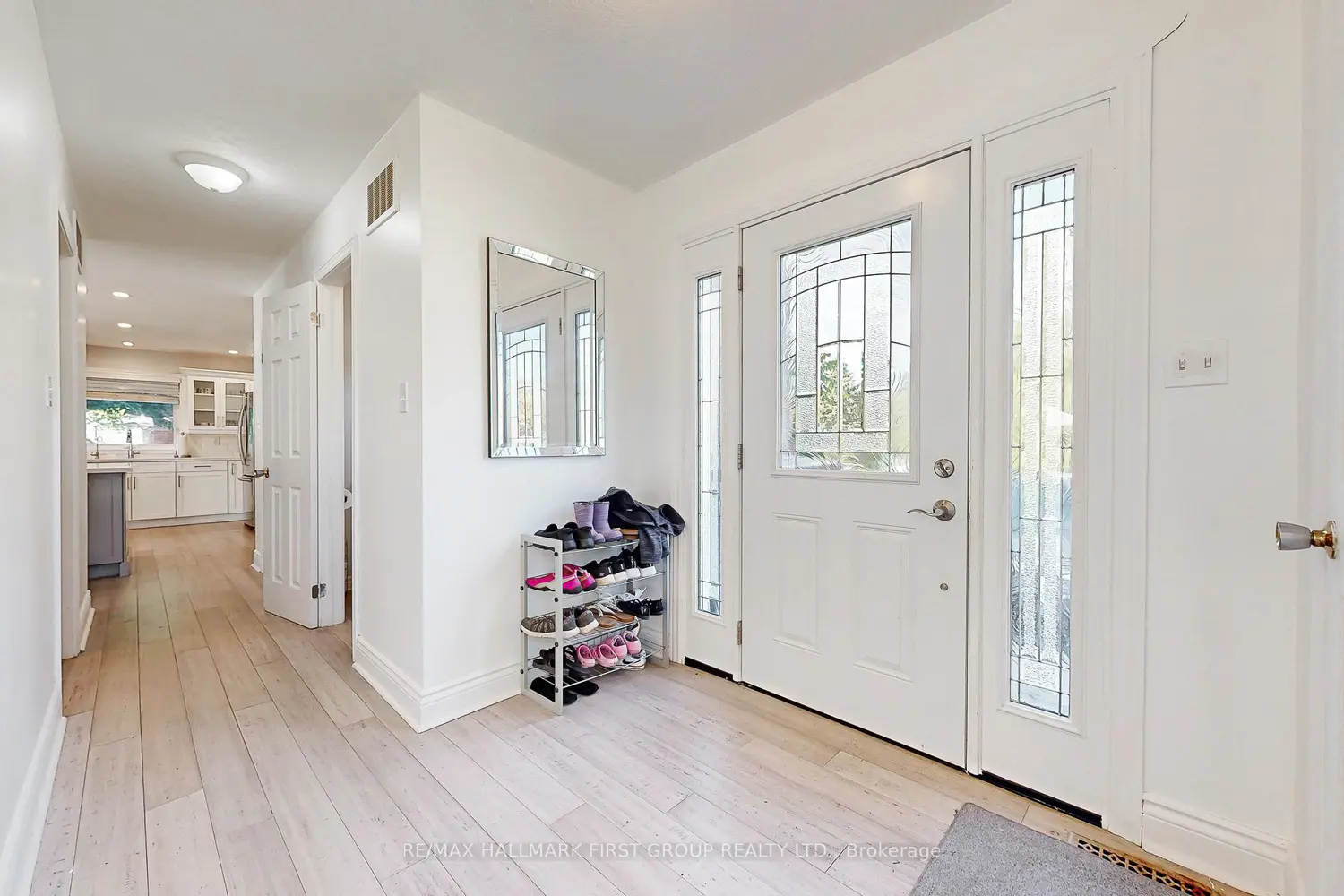 8063 King Street photo 5