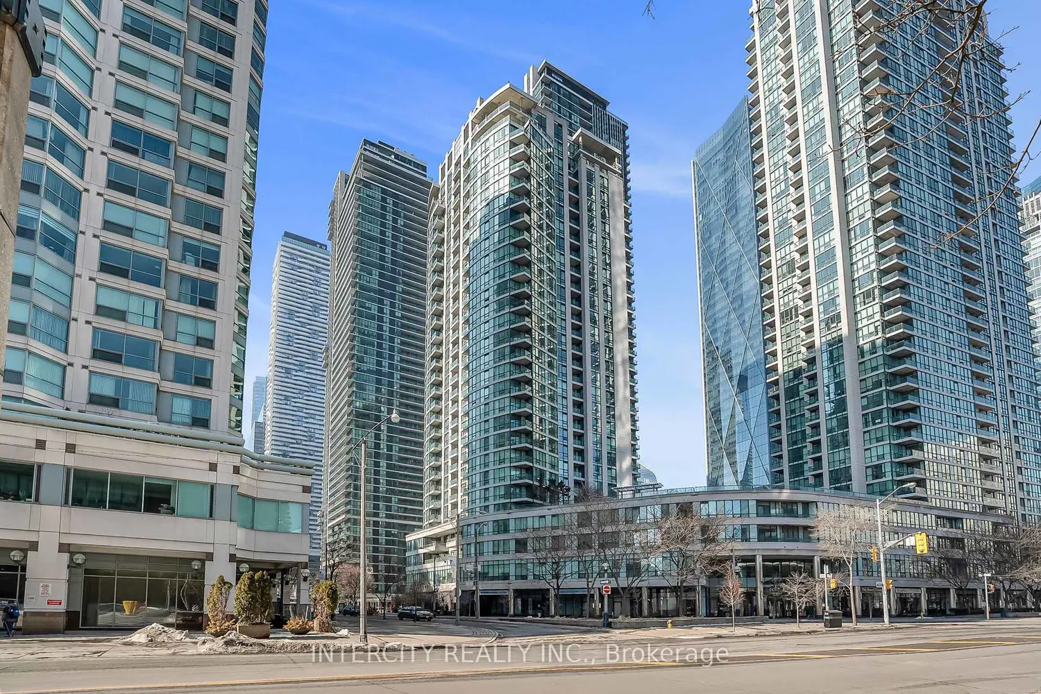 12 Yonge Street 1010