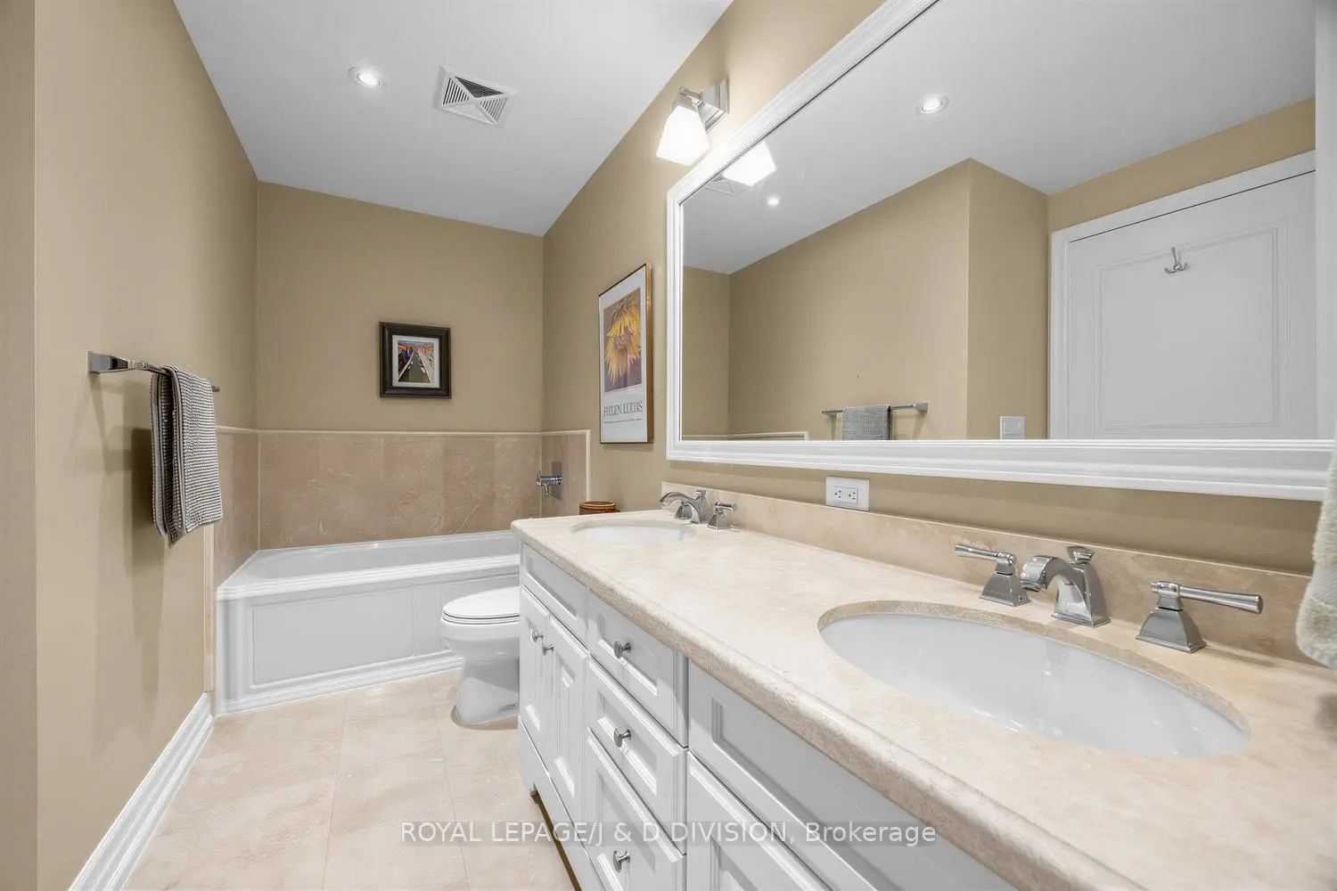 Additional image 16 of 21 Burkebrook Place 518