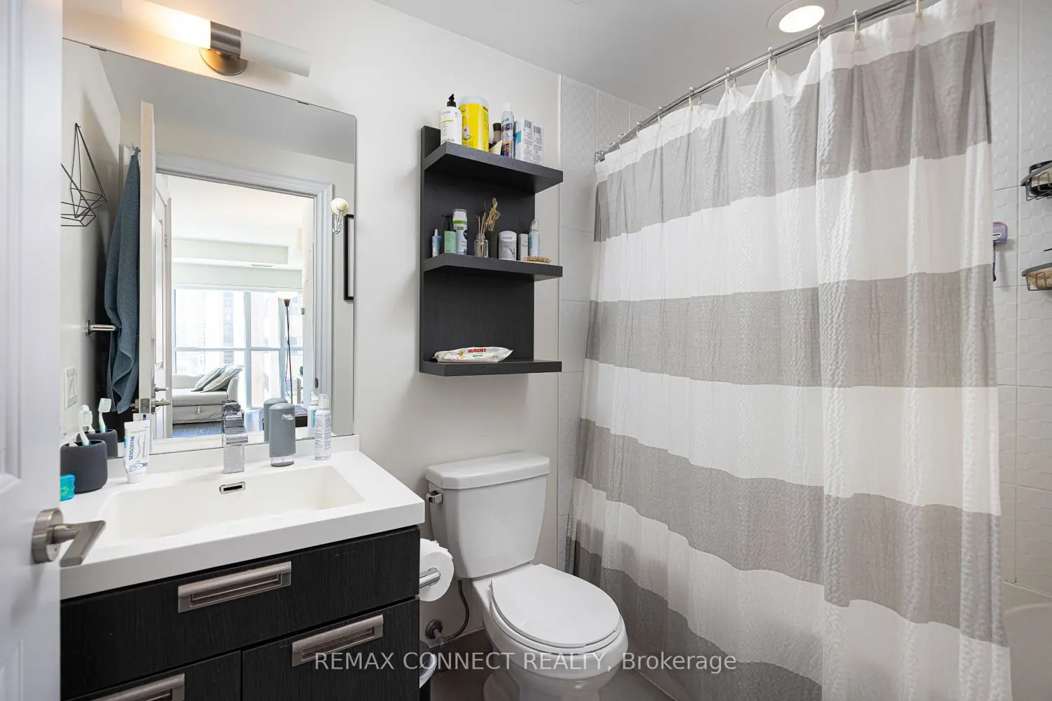 Additional image 15 of 28 Ted Rogers Way 1012