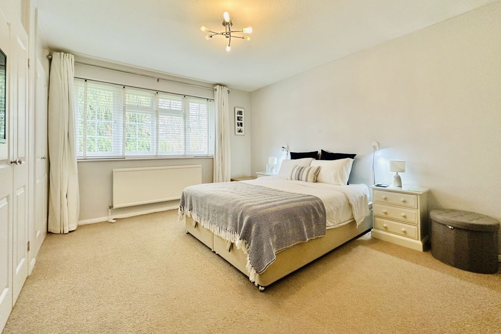 Additional image 4 of 4 bed detached house for saleBelvedere Close, Fleet, Hampshire GU51