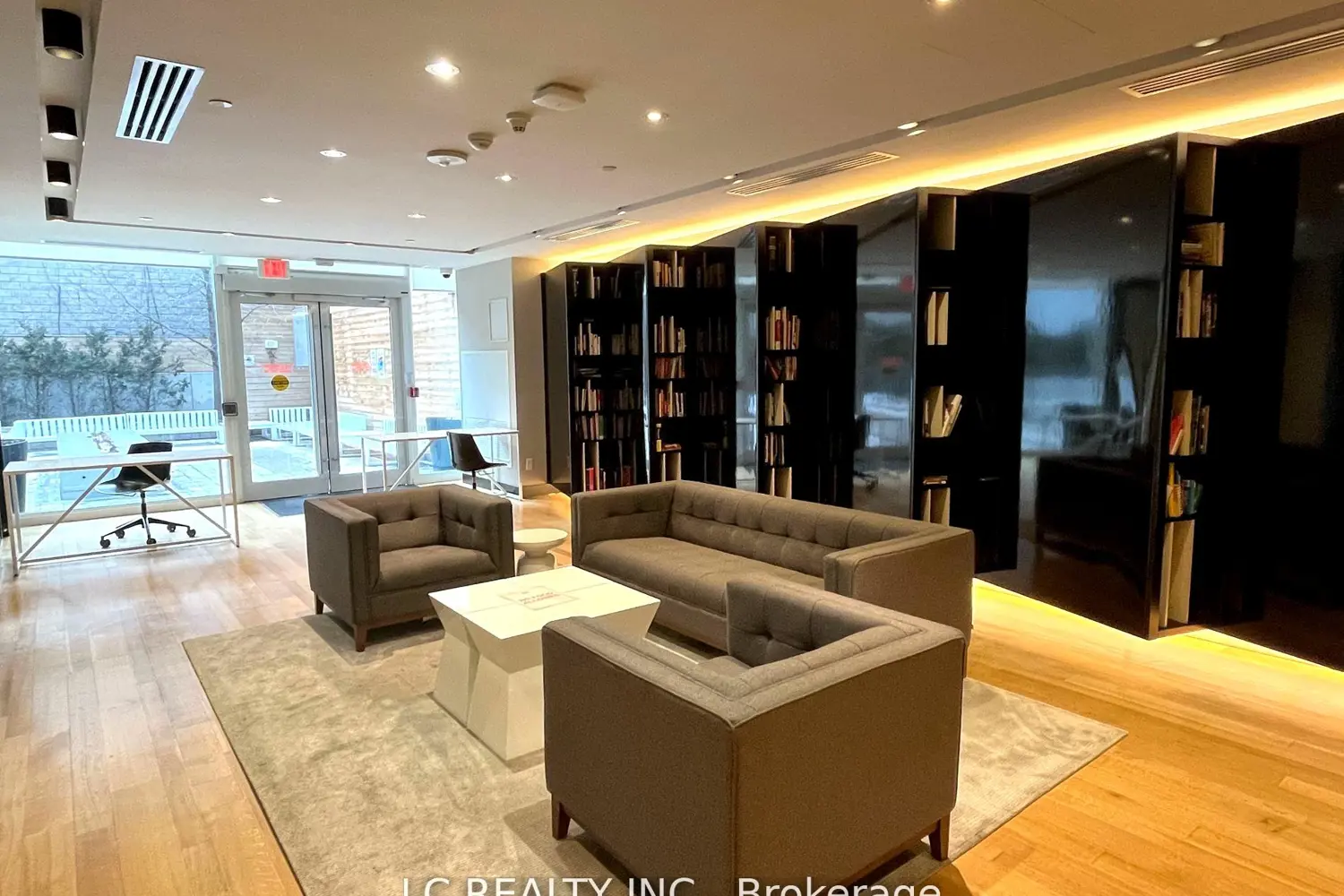 Additional image 12 of 30 Roehampton Avenue 2410