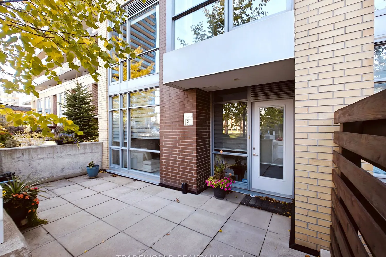 19 Singer Court Th10