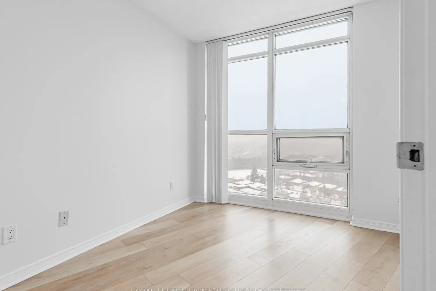 Additional image 17 of 30 Harrison Garden Boulevard 2306