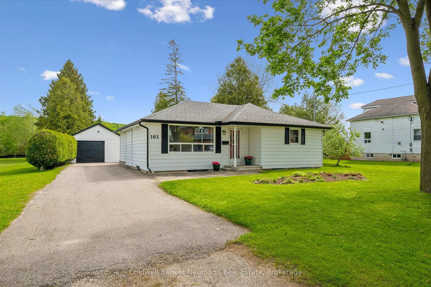 103 Cityview Drive photo 2