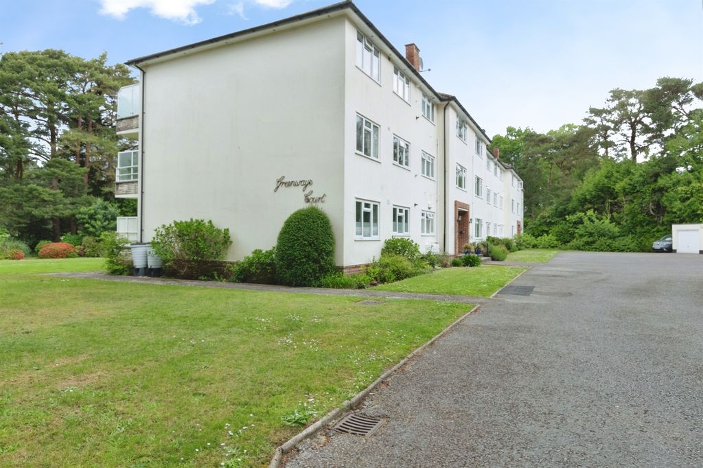 Additional image 12 of 3 bed flat for saleAldridge Road, Ferndown BH22