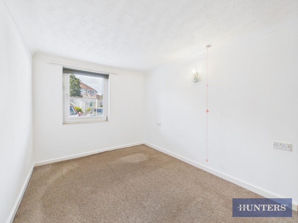 1 bed flat for saleWest Avenue, Filey YO14 photo 3