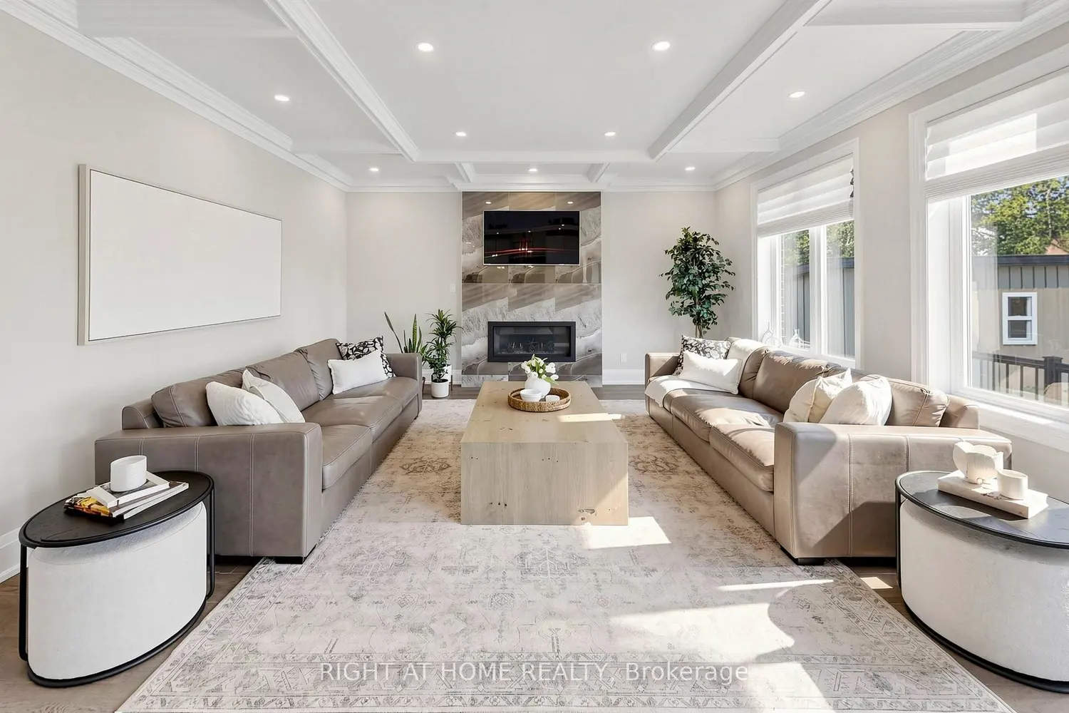 1304 Kilmaurs Avenue photo 2