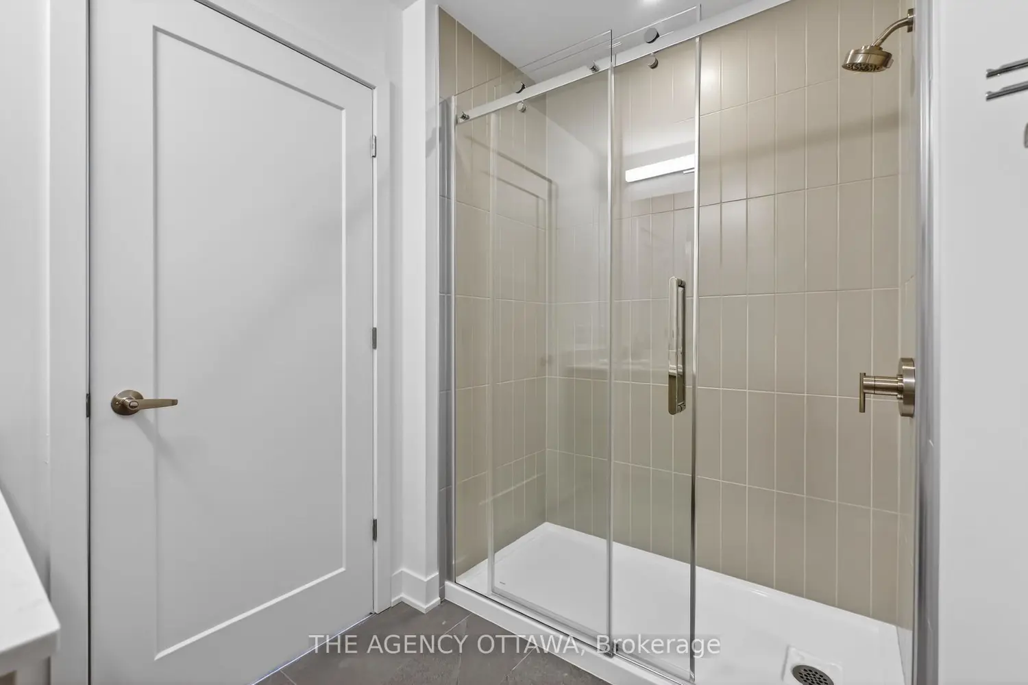Additional image 12 of 3071 Riverside Drive 209