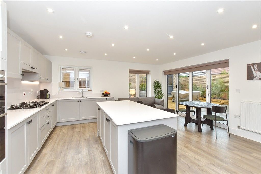 5 bed detached house for saleEvangelist Drive, Faversham, Kent ME13