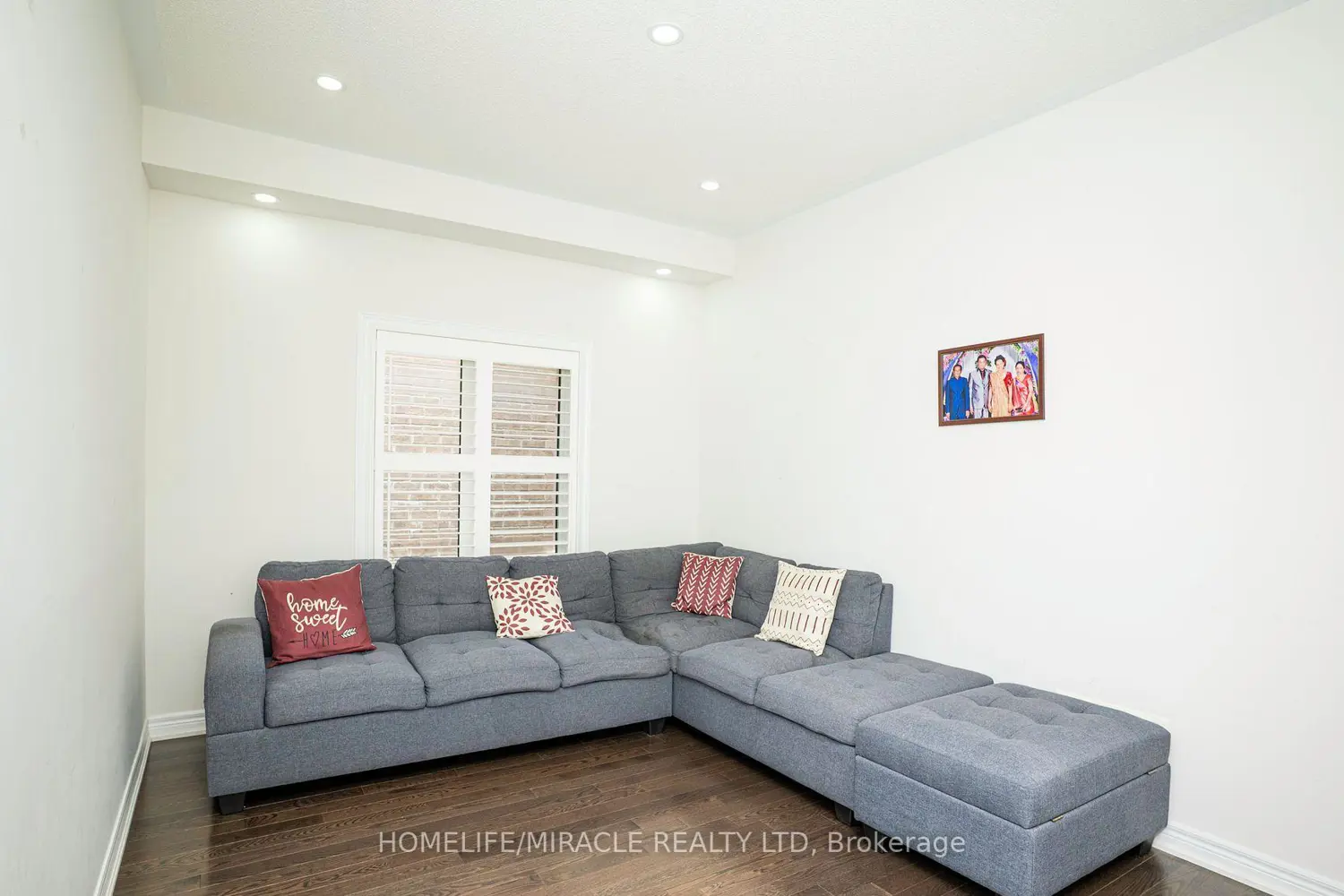 978 Barton Way photo 4