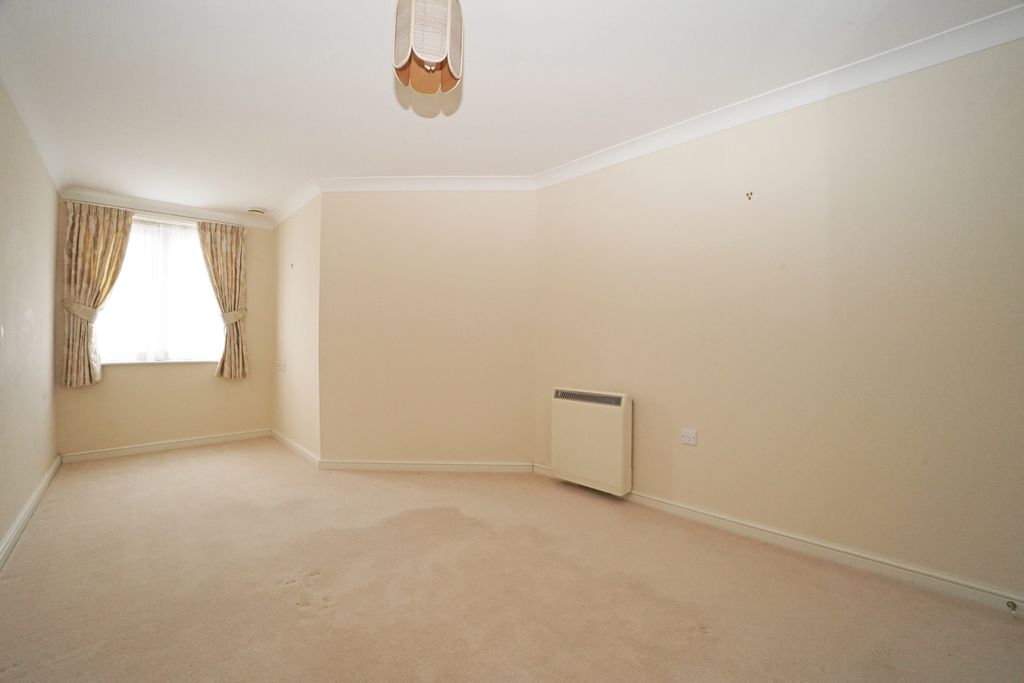 Additional image 2 of 1 bed flat for saleHammond Close, Highworth SN6