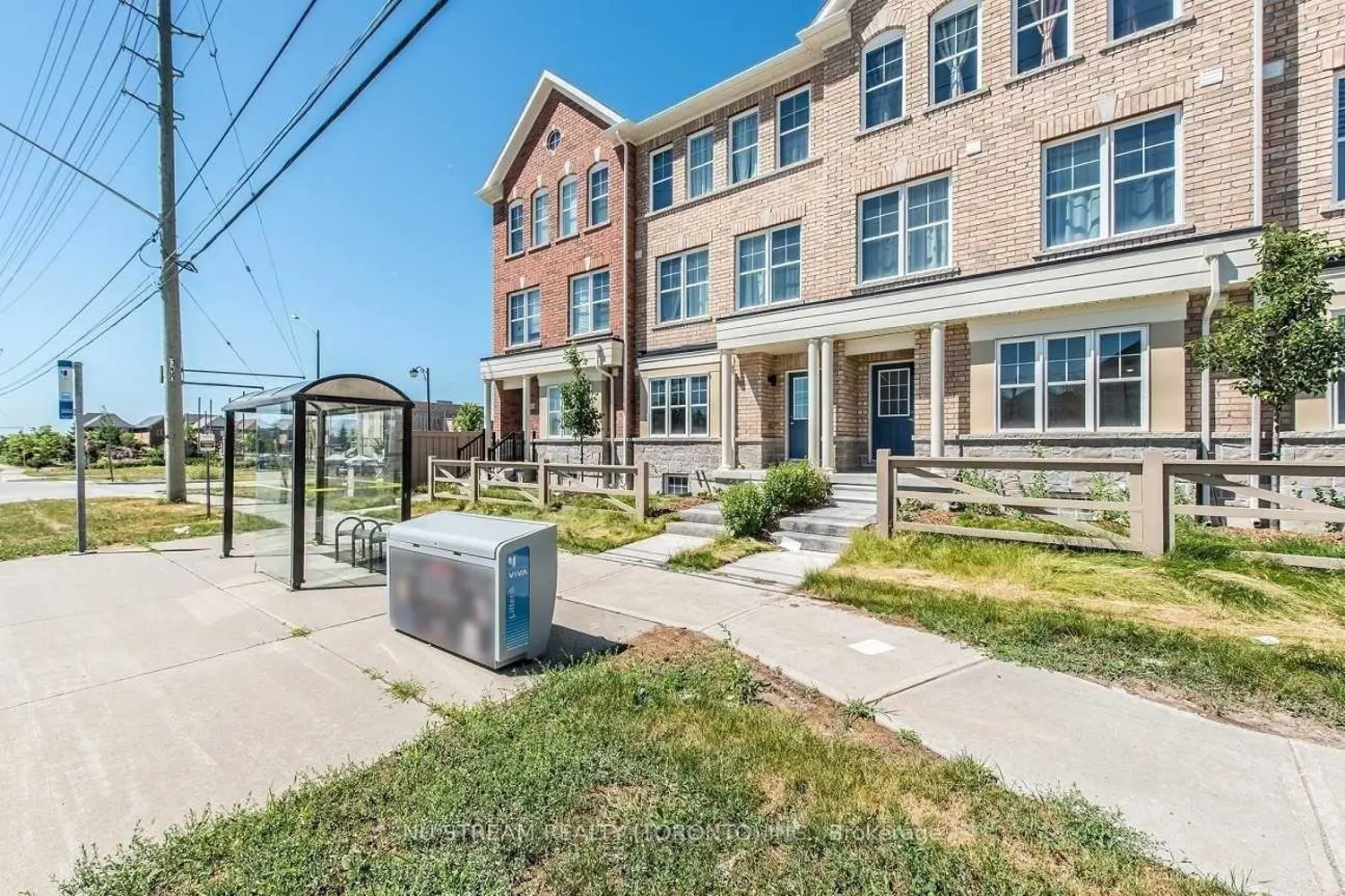 10578 Bathurst Street photo 2