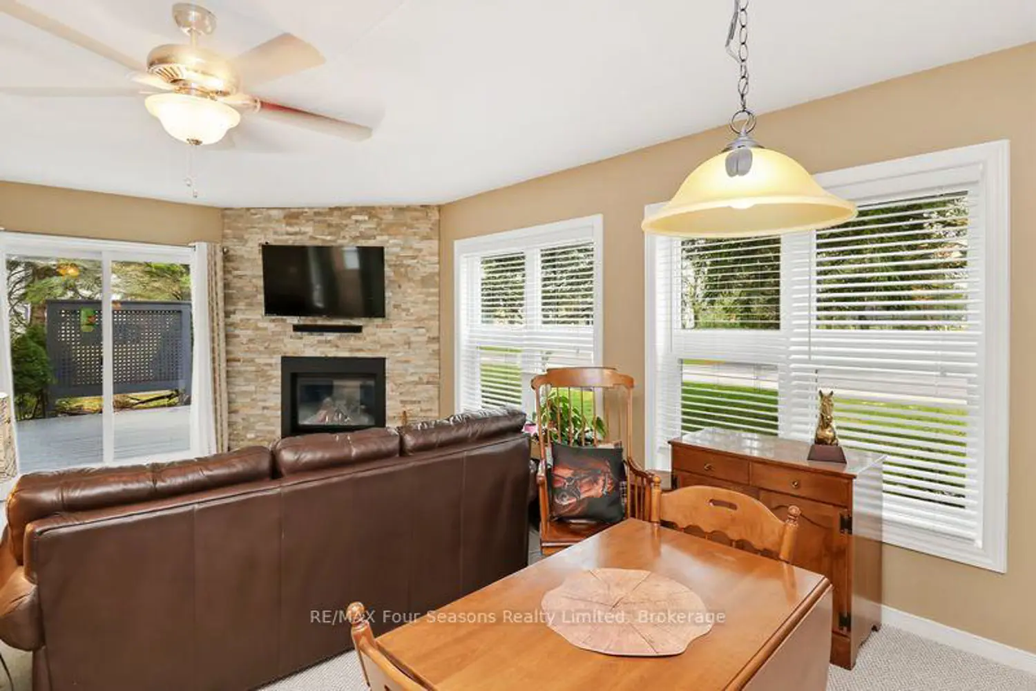 810 Suncrest Circle photo 5
