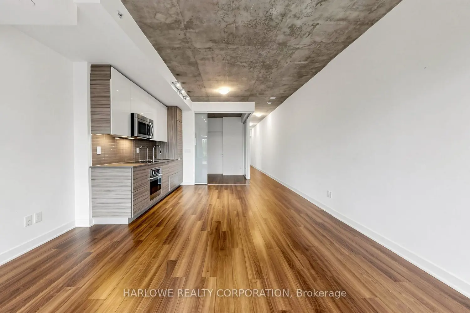 Additional image 6 of 210 Simcoe Street 510