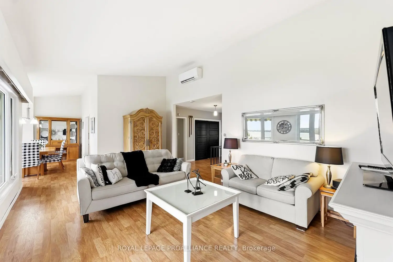 9 Dorthy Drive photo 2