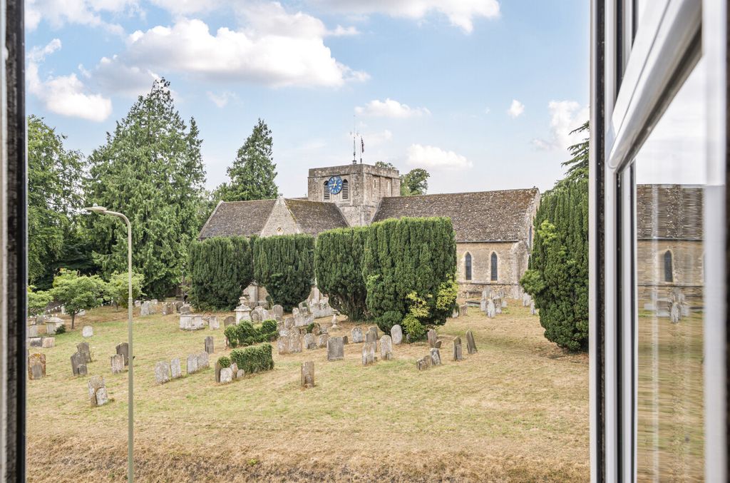 Additional image 7 of 2 bed flat for saleChurch Street, Faringdon, Oxfordshire SN7