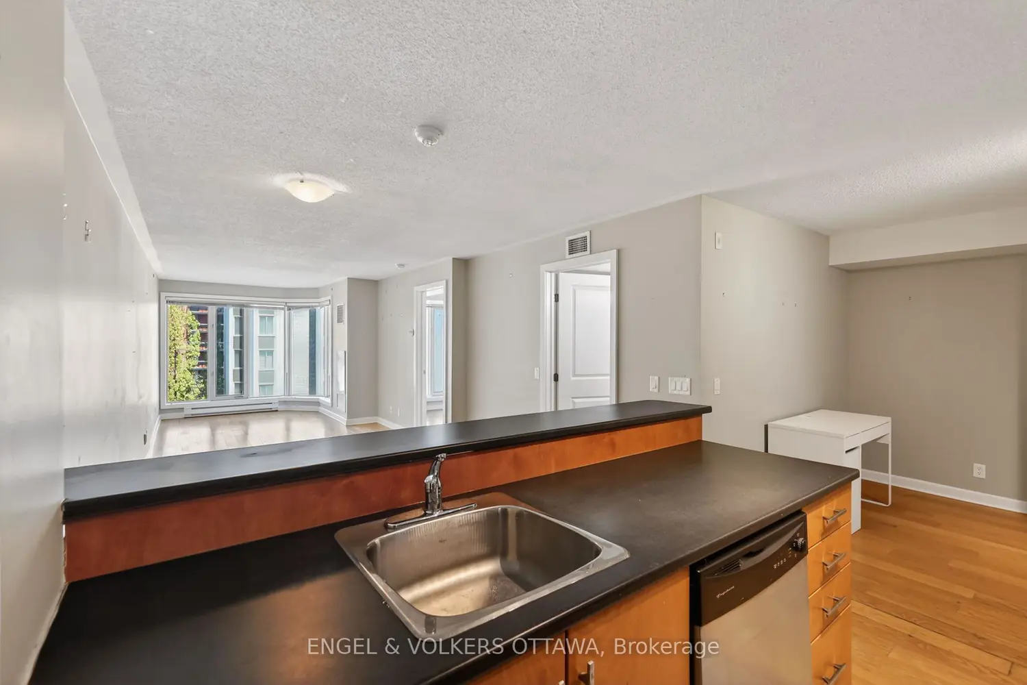 Additional image 6 of 138 Somerset Street 604