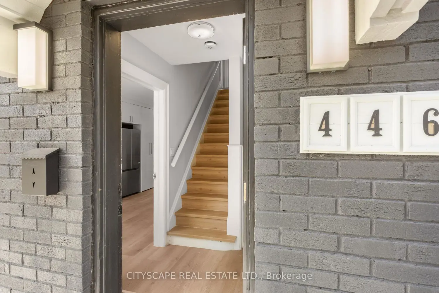 446 Argyle Street photo 2