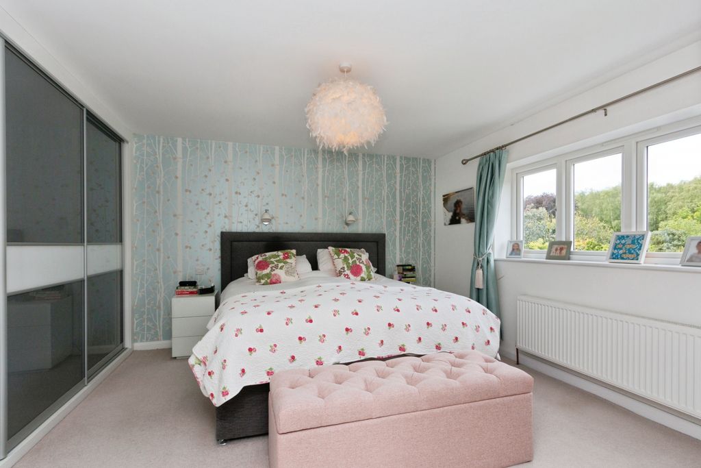 Additional image 12 of 3 bed detached house for saleBack Lane, Bucks Horn Oak, Farnham GU10