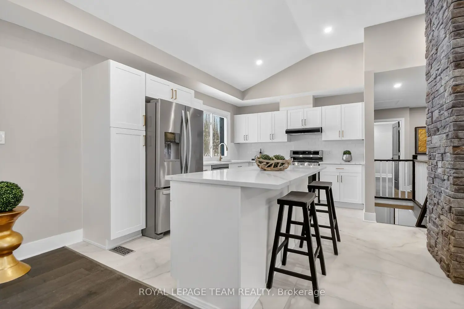 6636 Marina Drive photo 3