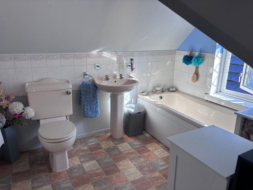 Additional image 17 of 4 bed detached bungalow for saleLower Higham Road, Gravesend DA12