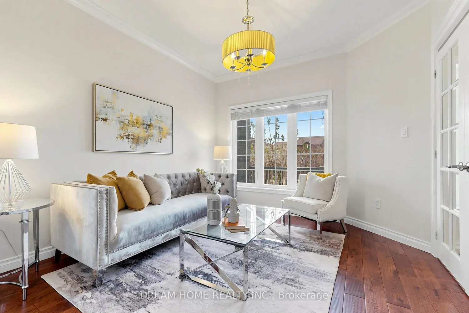 1342 Corm Street photo 2