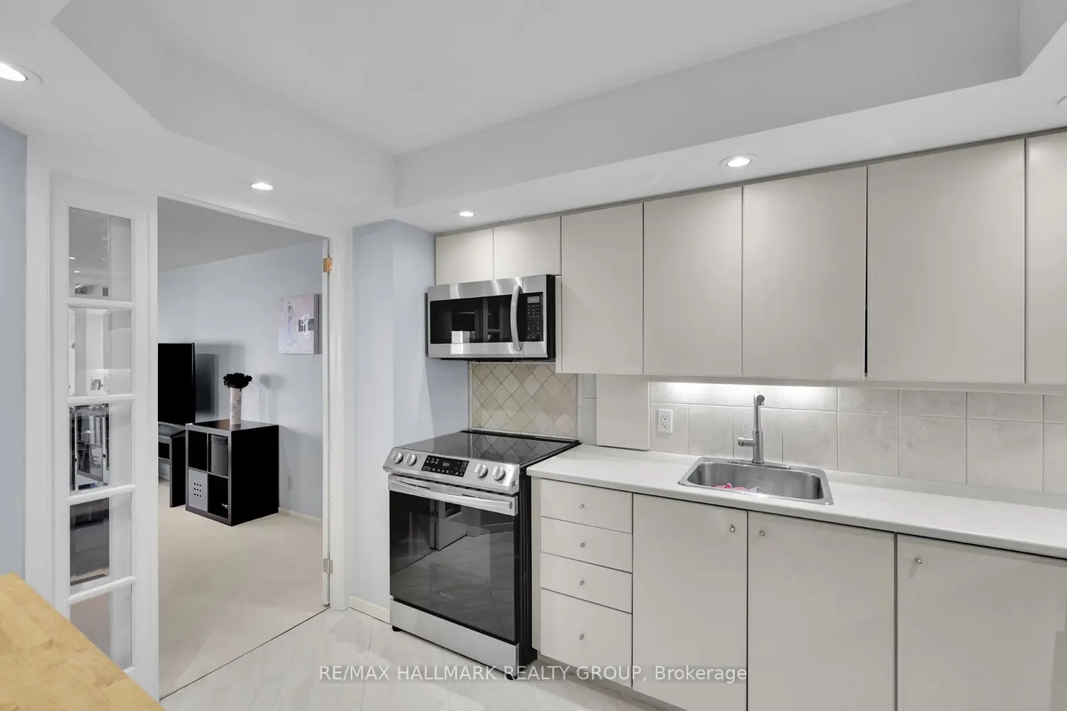 Additional image 5 of 151 Bay Street 810