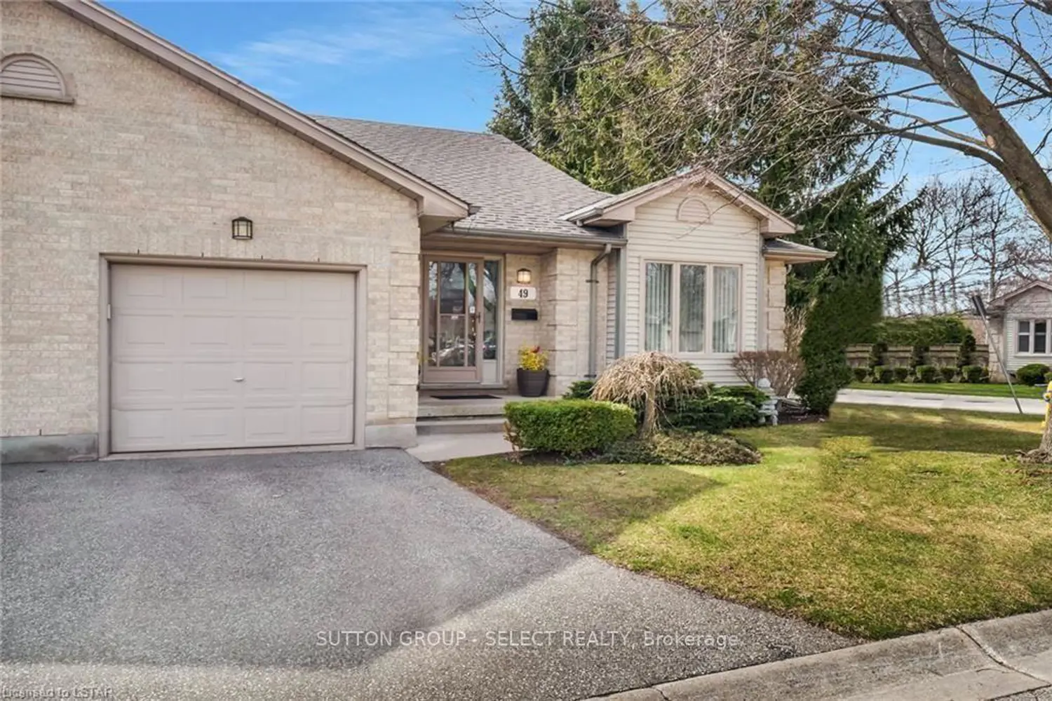 99 Edgevalley Road 49 photo 2