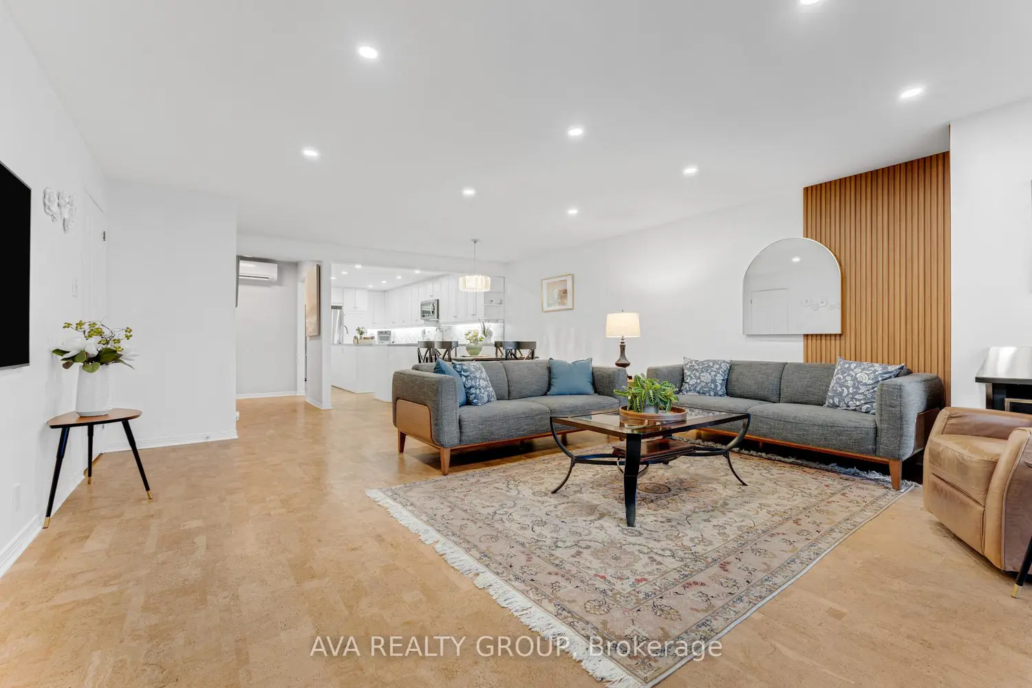 106 Stratas Court photo 5