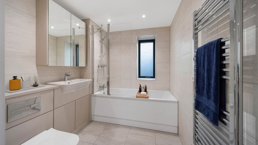 Additional image 6 of 1 bed flat for salePortsmouth Road, Esher KT10