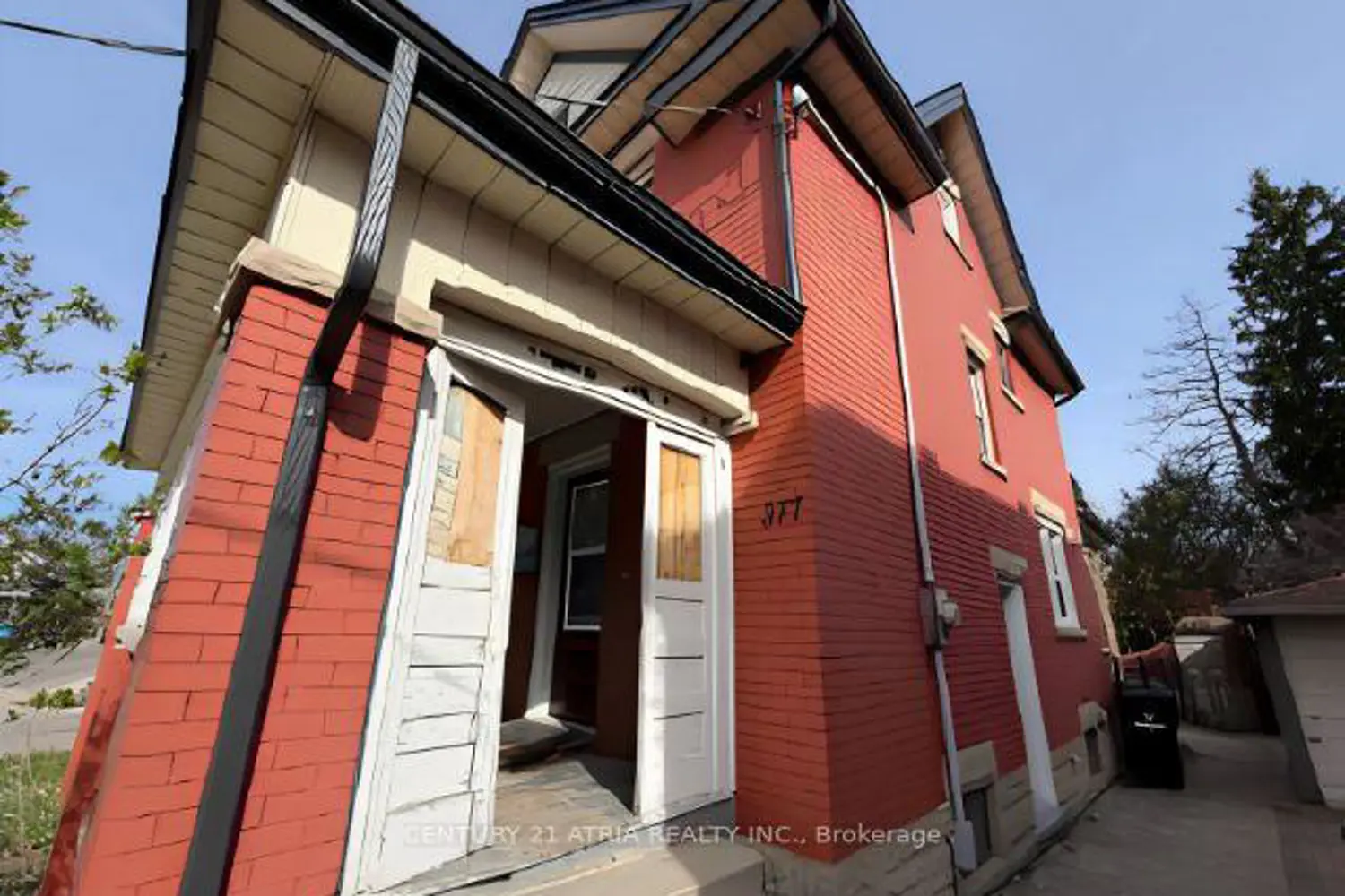 377 Guelph Street photo 2
