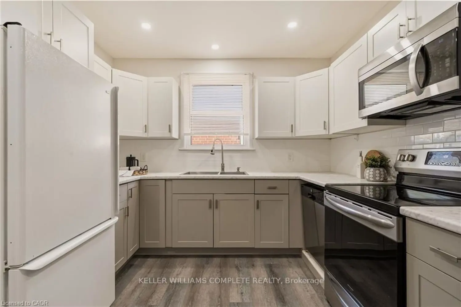 148 Huxley Avenue photo 5