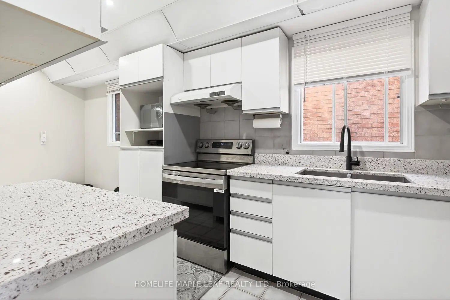 735 Constellation Drive photo 3