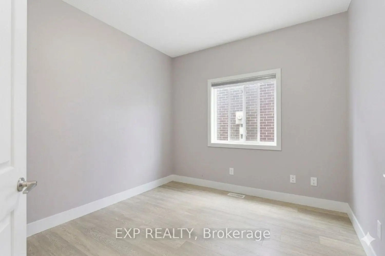 2255 Constance Avenue photo 5